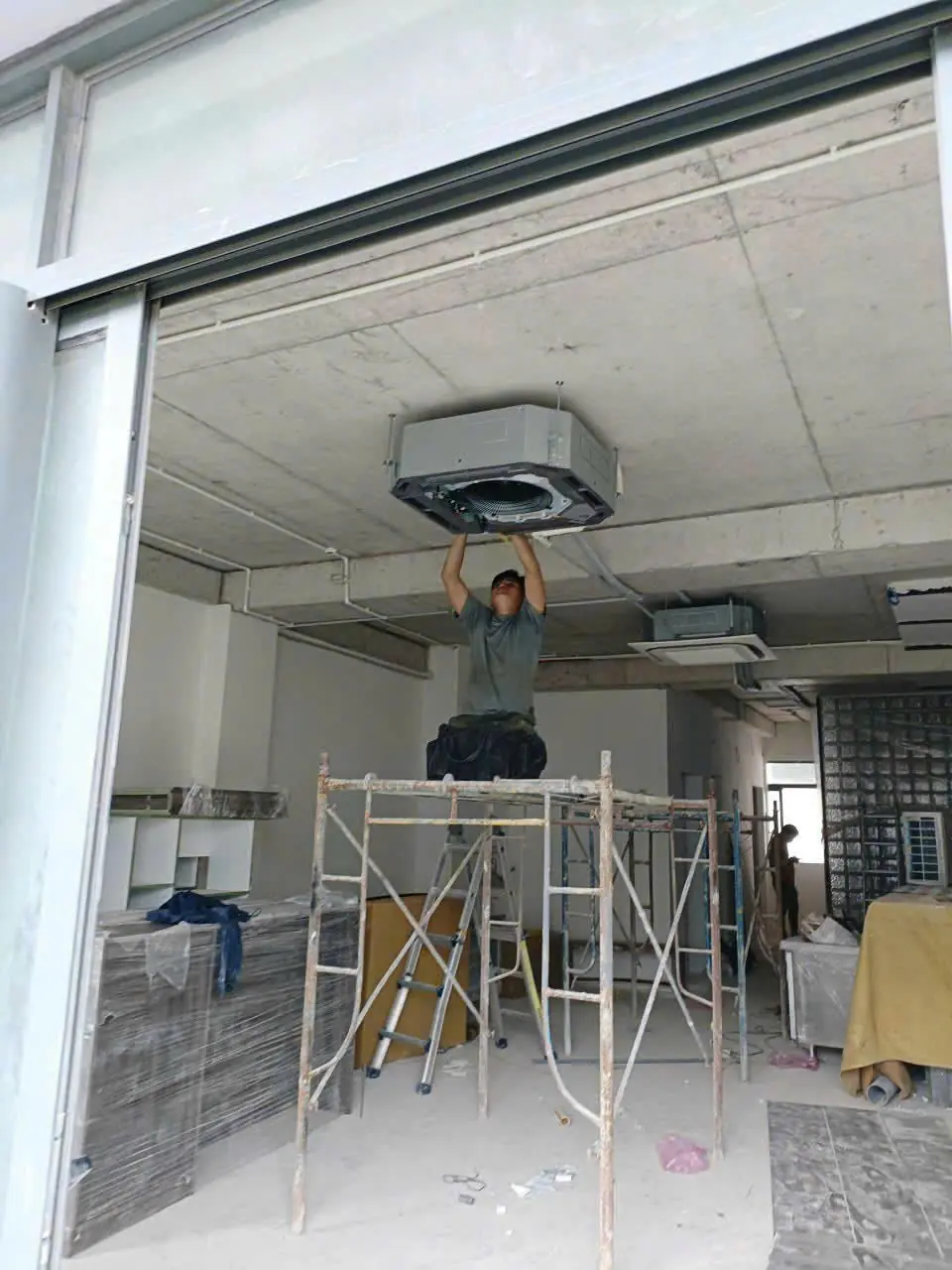 sửa m&aacute;y lạnh &acirc;m trần quận 7