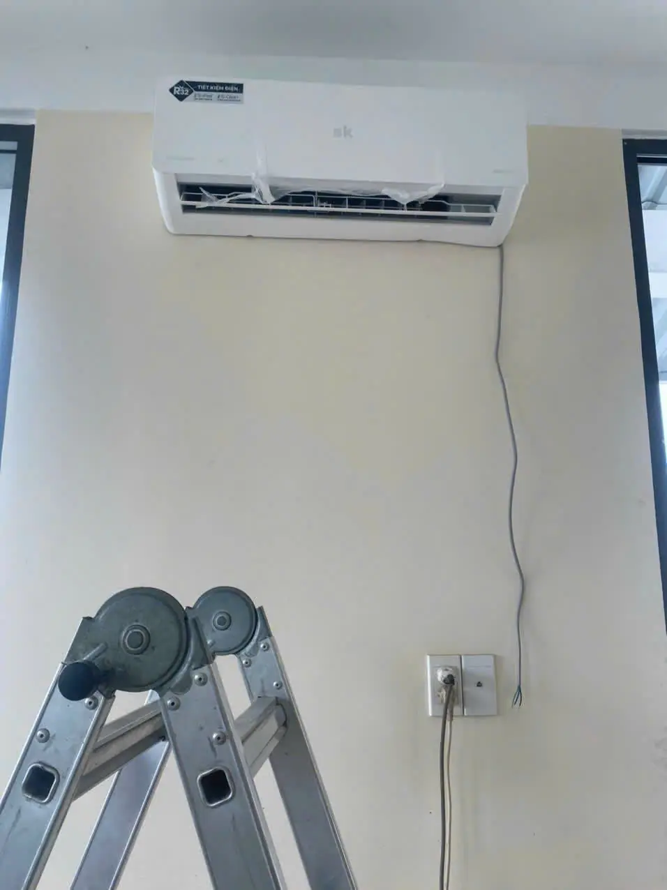 sửa m&aacute;y lạnh treo tường